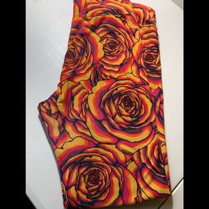 TC Lularoe Leggings Roses